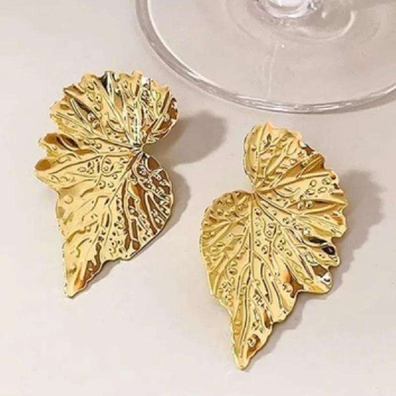 women bridal earrings -Naitika Art Gold Plated Studs Earrings