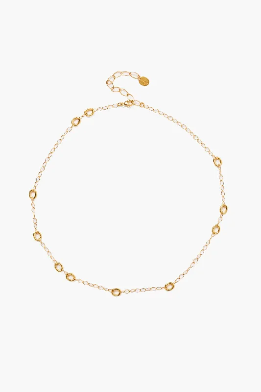 women layered gold necklaces -Leni Chain Link Necklace Gold