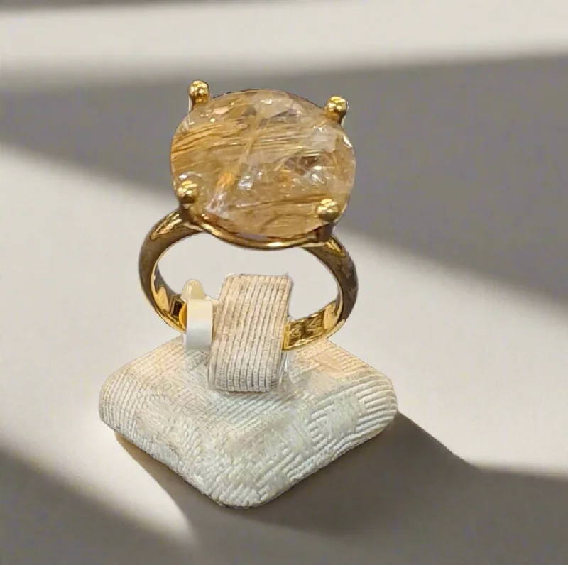 women gold rings -Ring in 18k gold with a rutile quartz