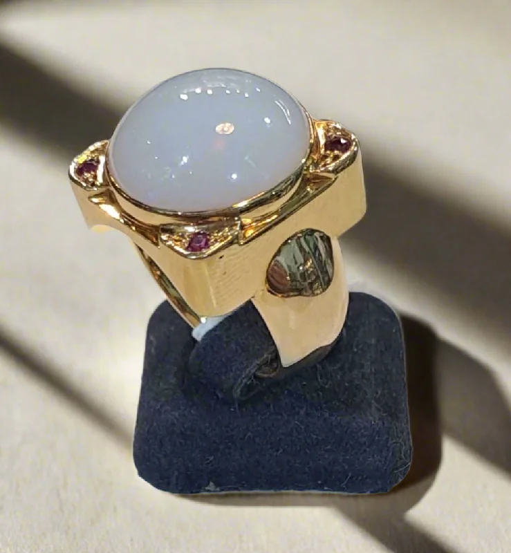 women sapphire rings -Ring in 18k gold with white Opal (Australian) and rubies