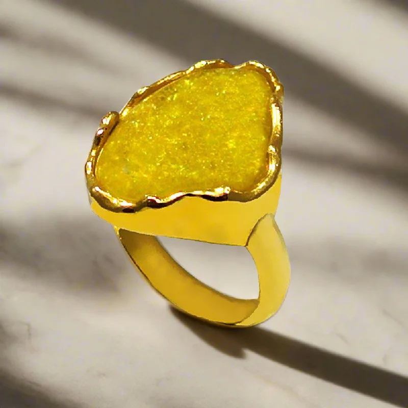 women sapphire and diamond rings -Ring in 18k Gold with a raw Citrine (B-42)