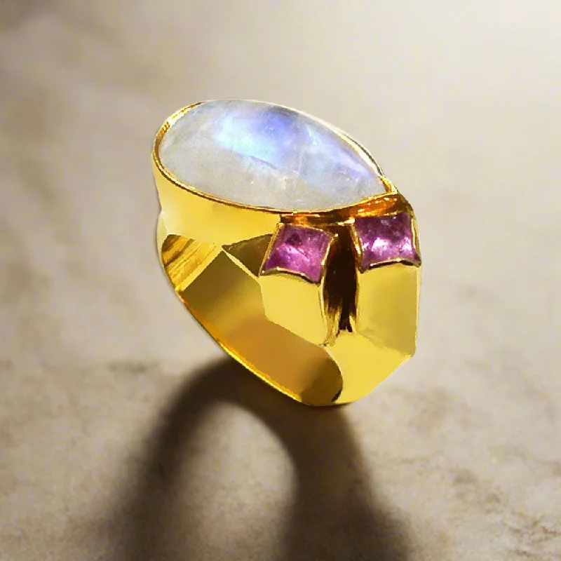 women oval diamond rings -Ring in 18k Gold with Moonstone and Pink Tourmalines (B-38)